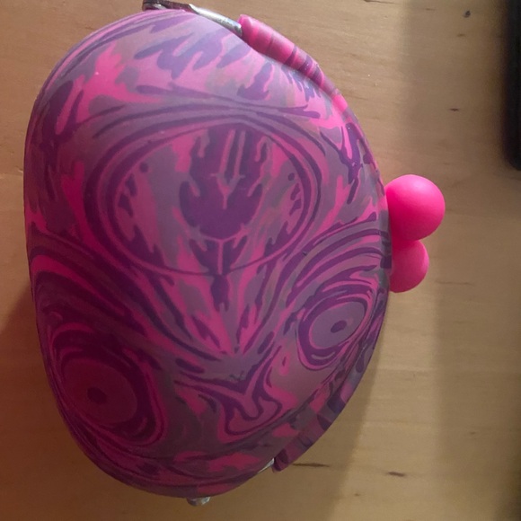 Colorful Wallet and Keychain Set - Picture 3 of 7